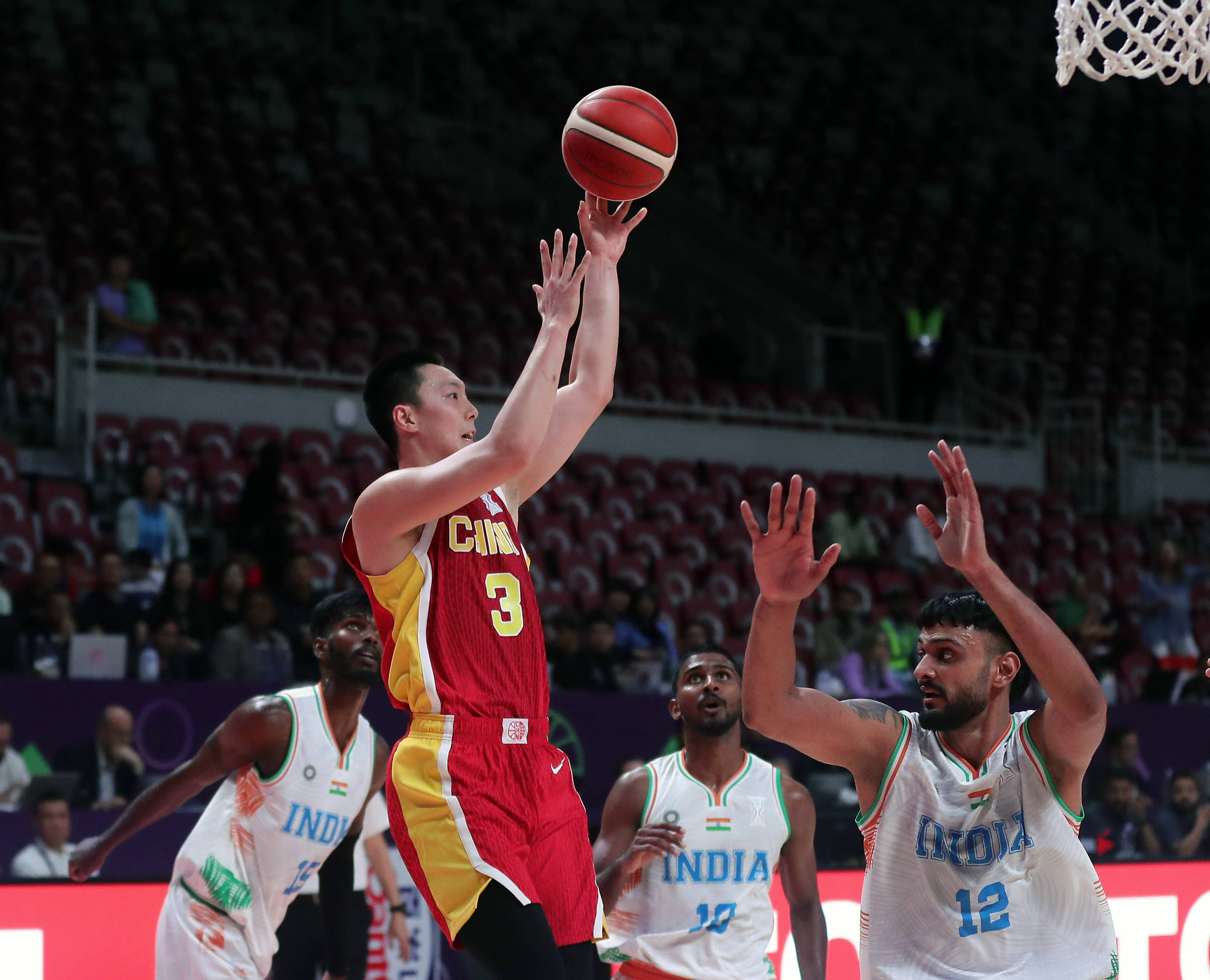 九游娱乐官方网站-亚洲篮球联赛季中决赛战火重燃，激战瞩目